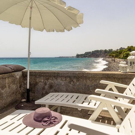 Sea Paradise - Il Mare Sotto La Finestra Riposto Buitenkant foto